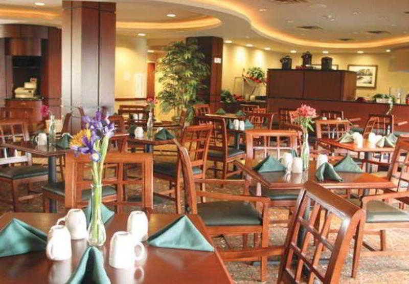 Courtyard Minneapolis St. Paul/Roseville Restoran fotoğraf